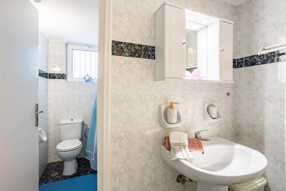 Seaside Family Haven - Avia'S Spacious Getaway Esterno foto